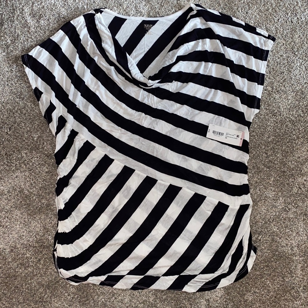 Ana new approach black and white sleeveless top